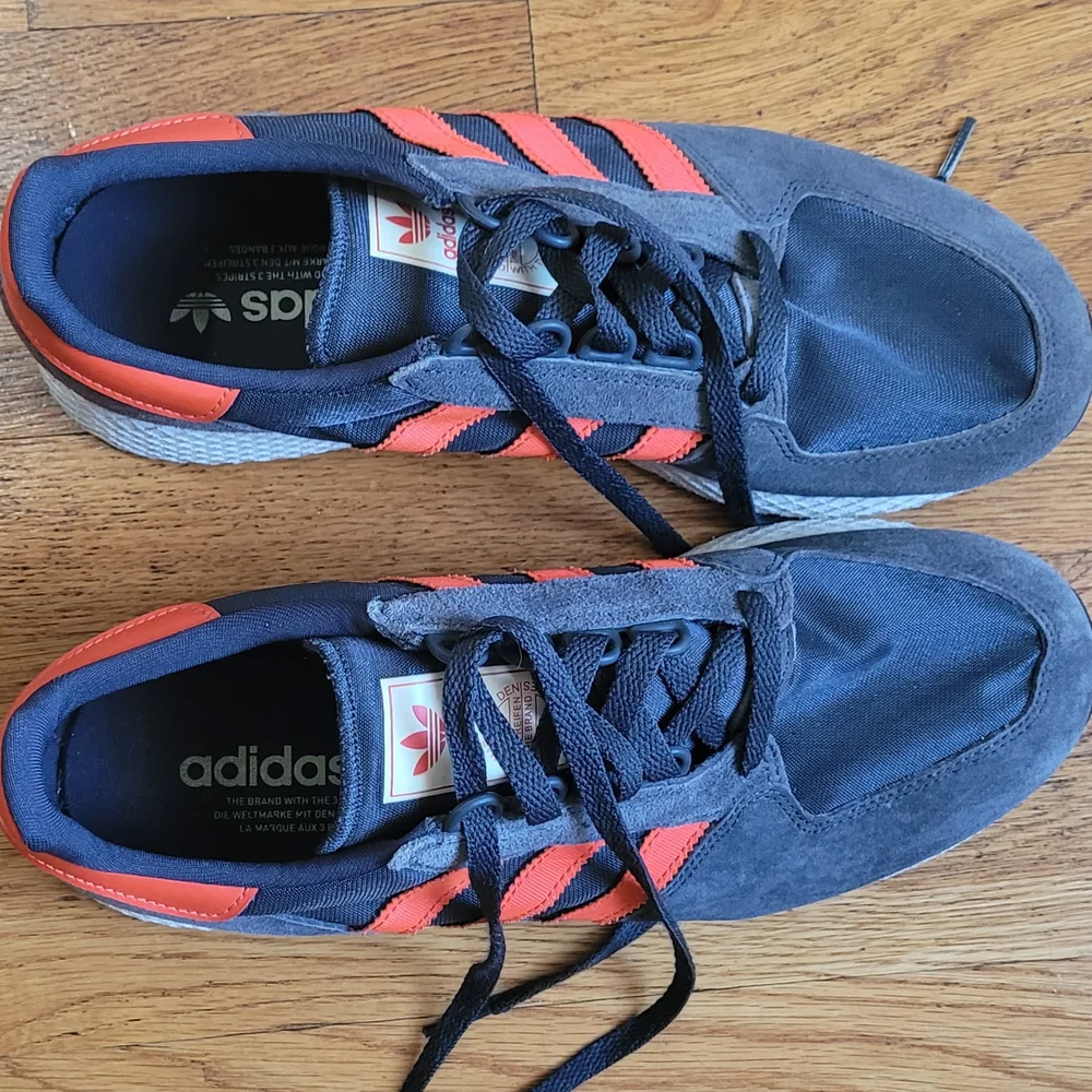 Adidas Gray and Orange/Red Low-Top Sneakers - Like New